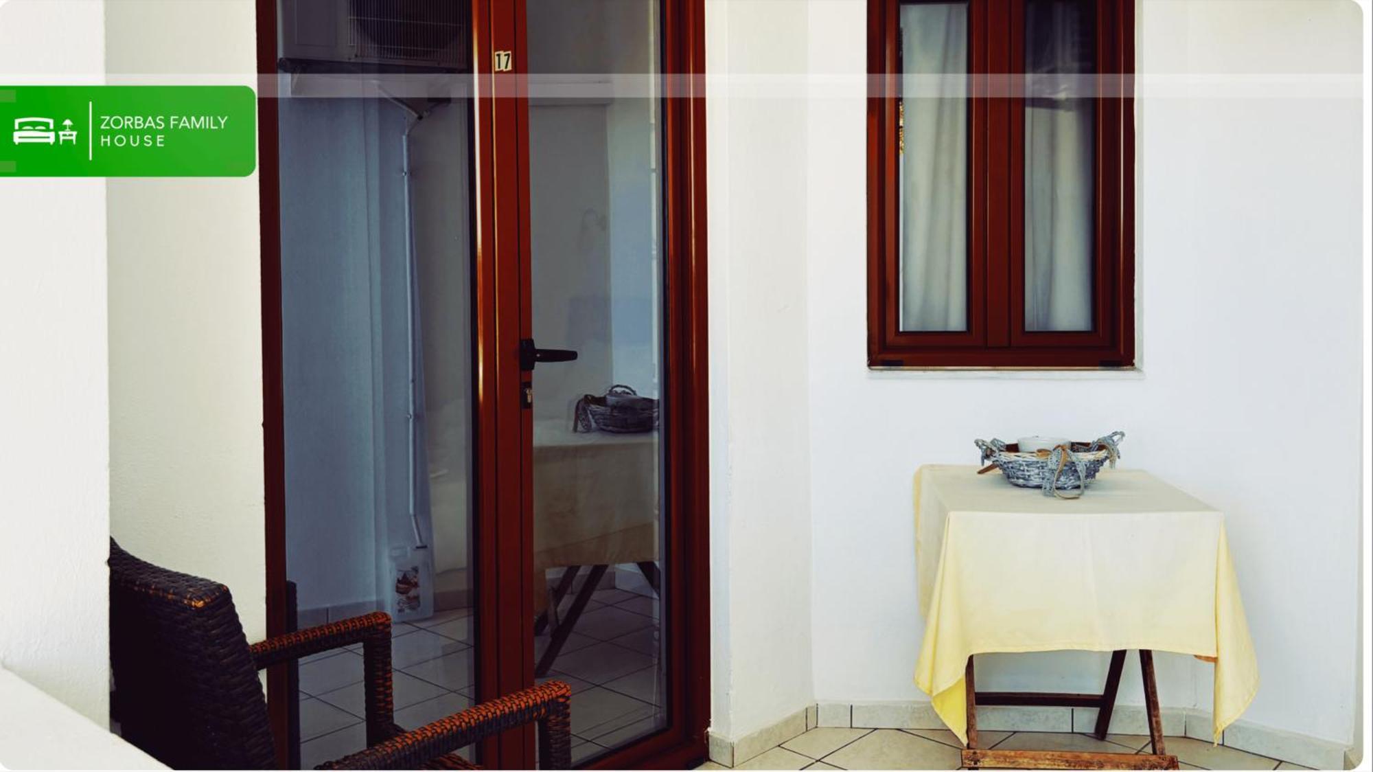 Hotel Zorbas Family House Troulos Exterior foto
