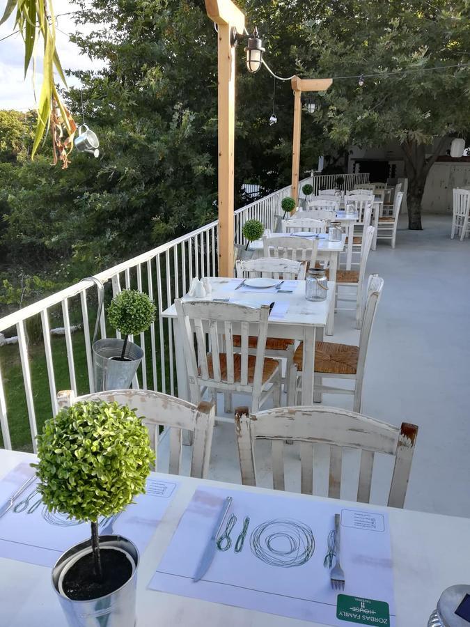 Hotel Zorbas Family House Troulos Exterior foto